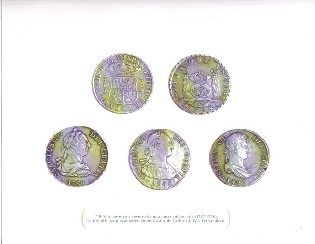 1ºhilera:anverso y reverso de una pieza columnaria (1767-1770),las tres ultimas piezas ostentan los bustos de Carlos III , IV y FernandoVII.